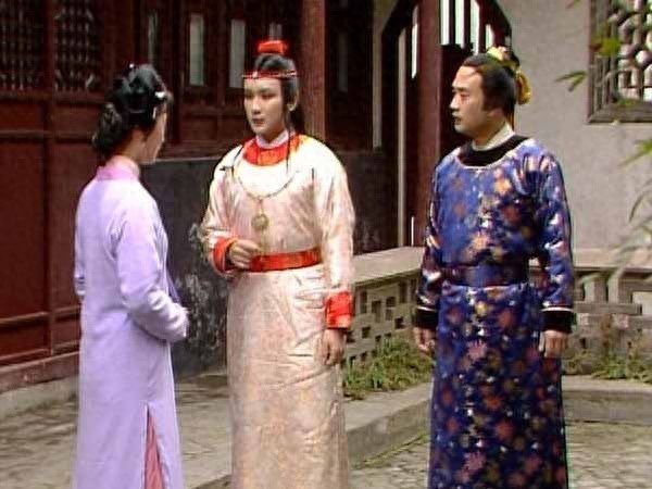 星速优配 宝玉为什么对香菱说“替你耽心虑后”？是轻浮，还是香菱误会了？